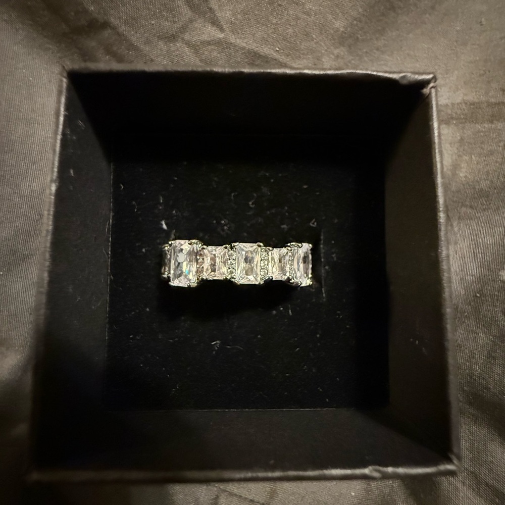 Bomb Party Chic N’ Shimmer Diamond CZ on Hematite NEW Size 8